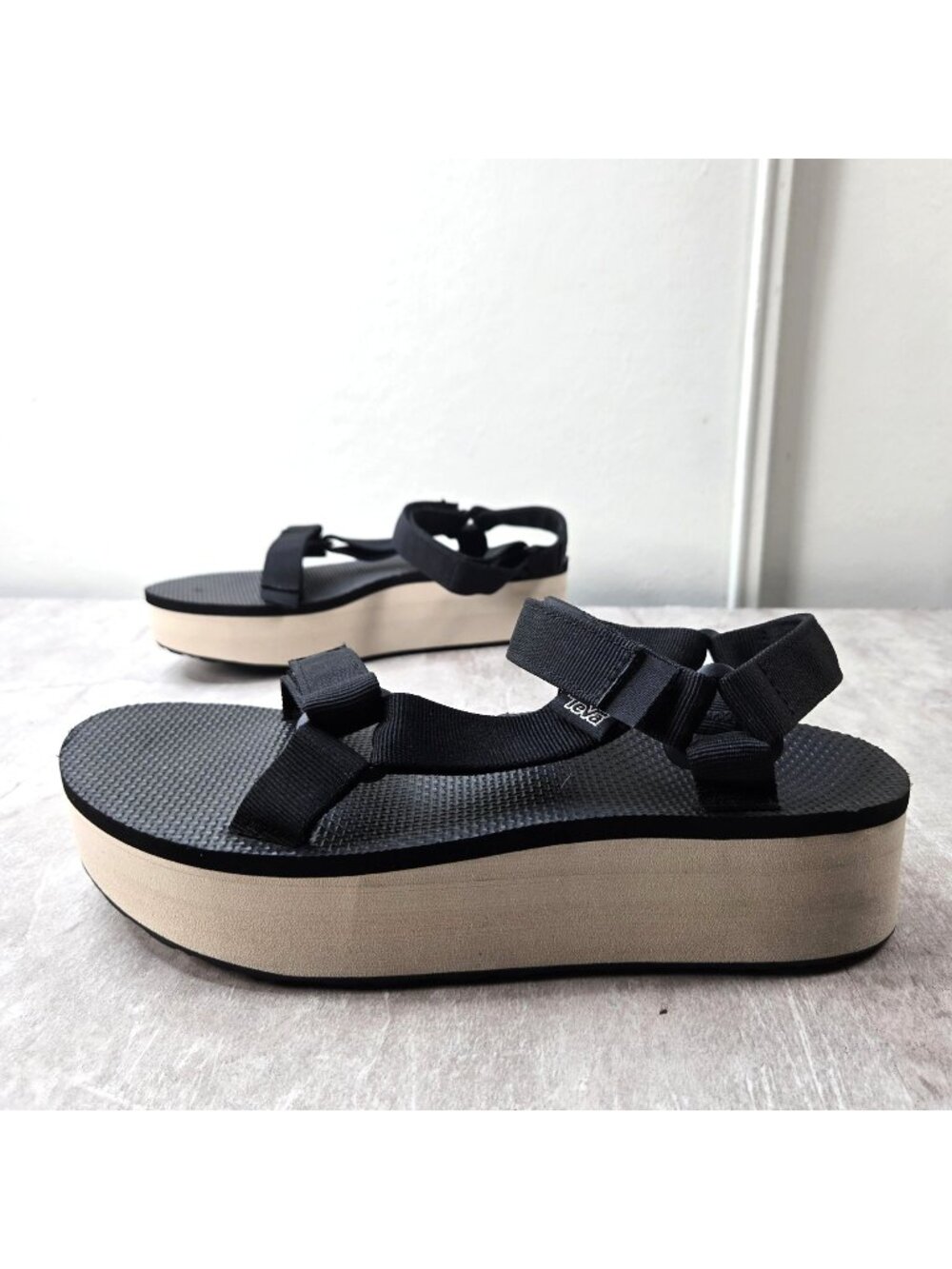 Teva Universal Flatform Sandal 10 Floral Print Boho Hippie Chunky Platform Wedge